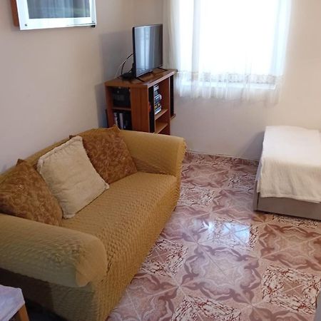Gogo'S Sea Side Apartment ซารานเดอ ภายนอก รูปภาพ
